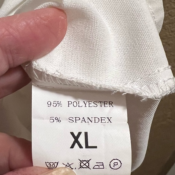 Embroidered silky blouse - Picture 4 of 5